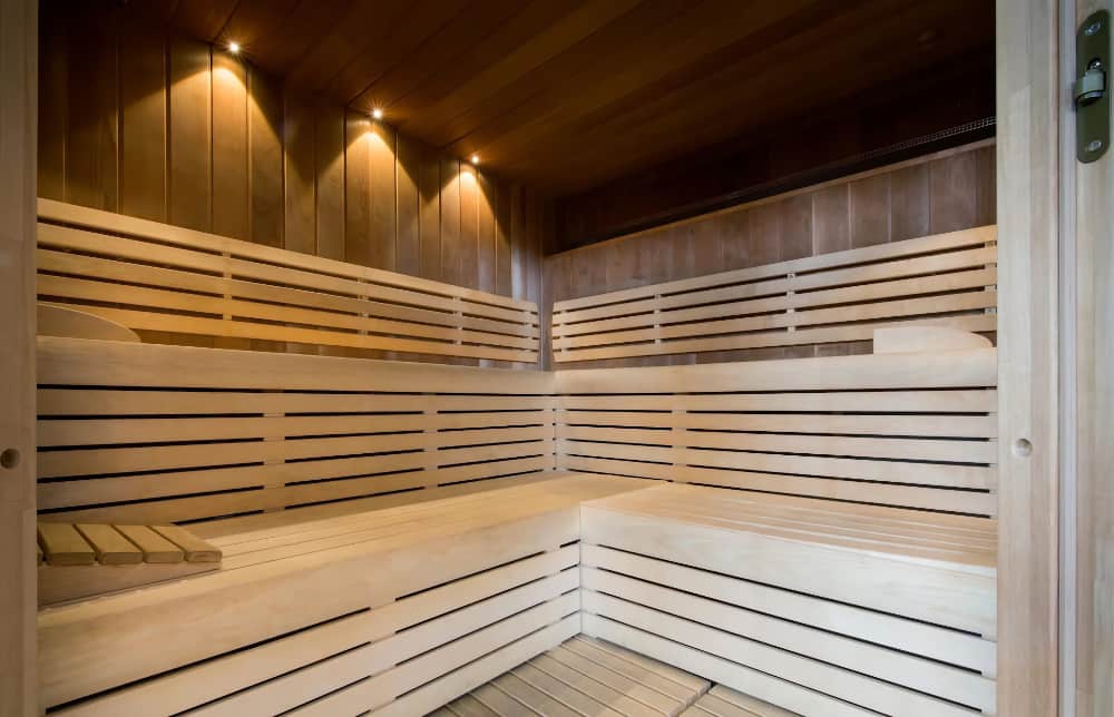 Wellness ruimte bij YVSPORT Fitclub met sauna en relaxruimte